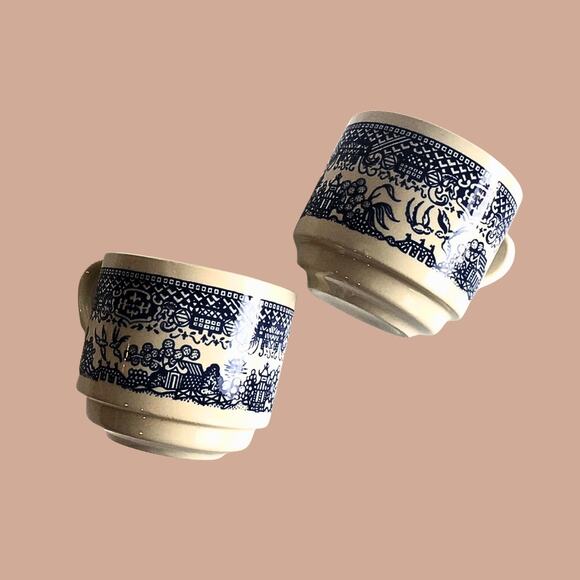 Vintage Blue Willow Mug Pair • USA Pottery Blue & White Cups - Picture 3 of 7